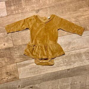 Kate Quinn organic cotton gold velour dress bodysuit 18-24 mo